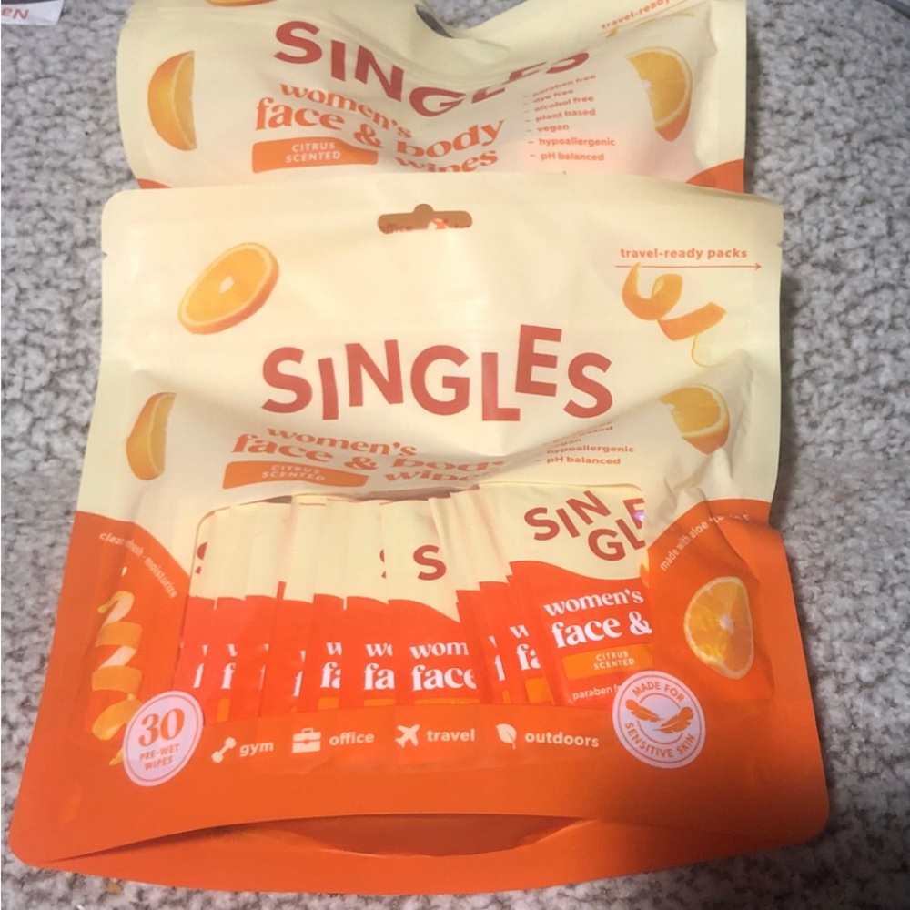 SINGLES Women's Face & Body Wipes - Citrus Scented (Set of 2)